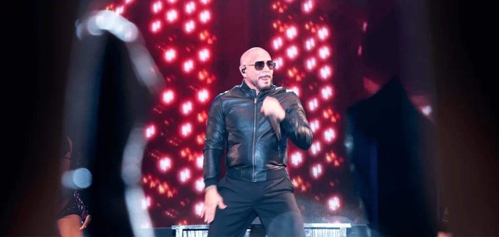 Con Pitbull la fiesta no paro en el Foro de las Estrellas
