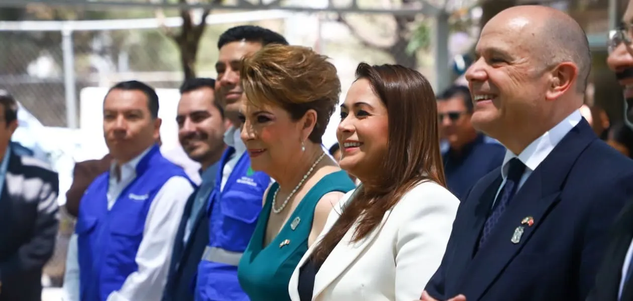 Tere Jiménez, junto con el embajador de Turquía en México