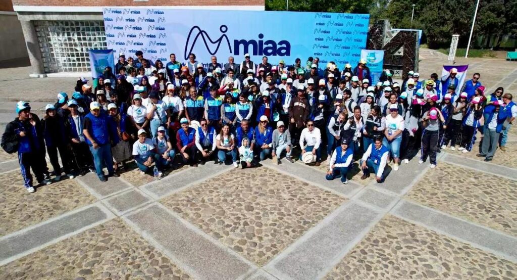 Se contó con la participación de mil 500 personas, entre estudiantes, expositores y público en general