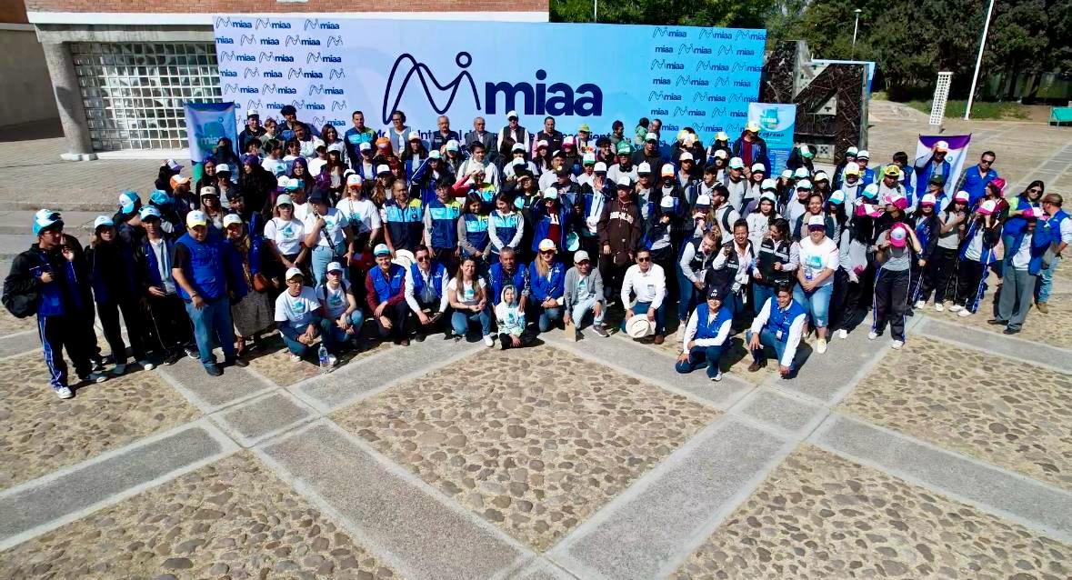 Se contó con la participación de mil 500 personas, entre estudiantes, expositores y público en general