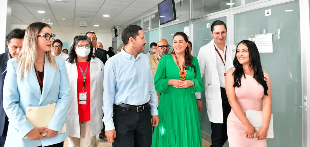 Durante recorrido la gobernadora Tere Jimenez y Marti Batres pactaron nuevos proyectos para el hospital