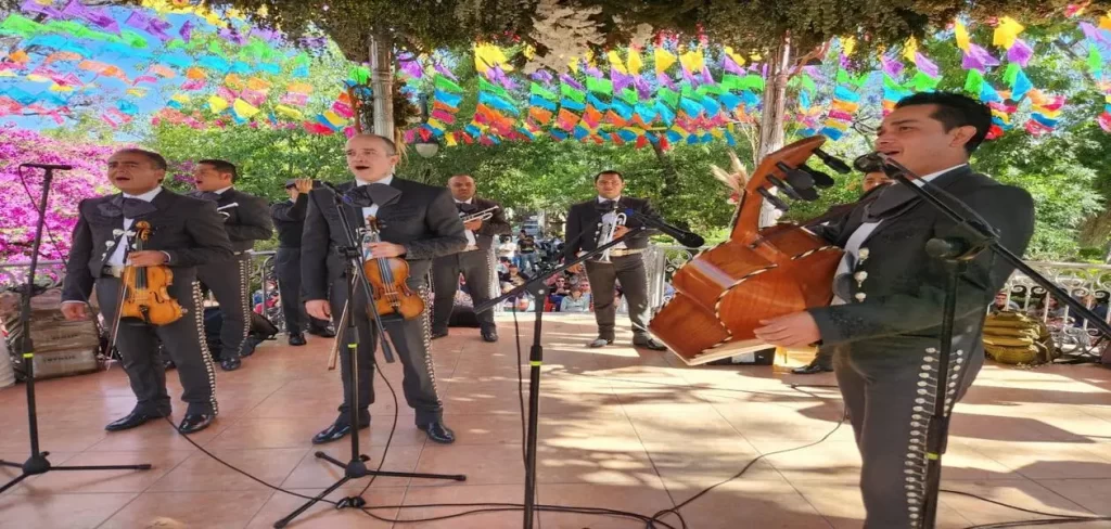 El mariachi Imperial Azteca inauguro la mananitas a San Marcos