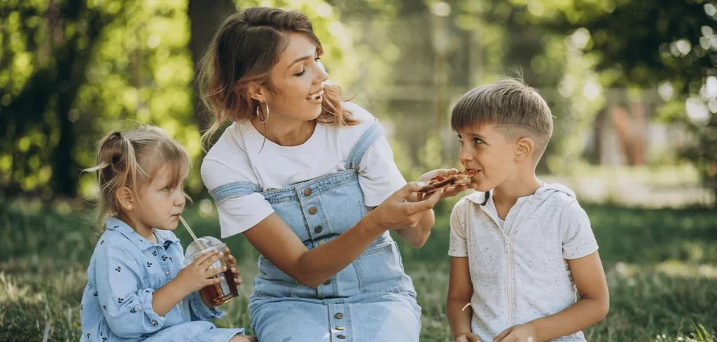 El picnic es una de las actividades que mas disfrutan los pequenos
