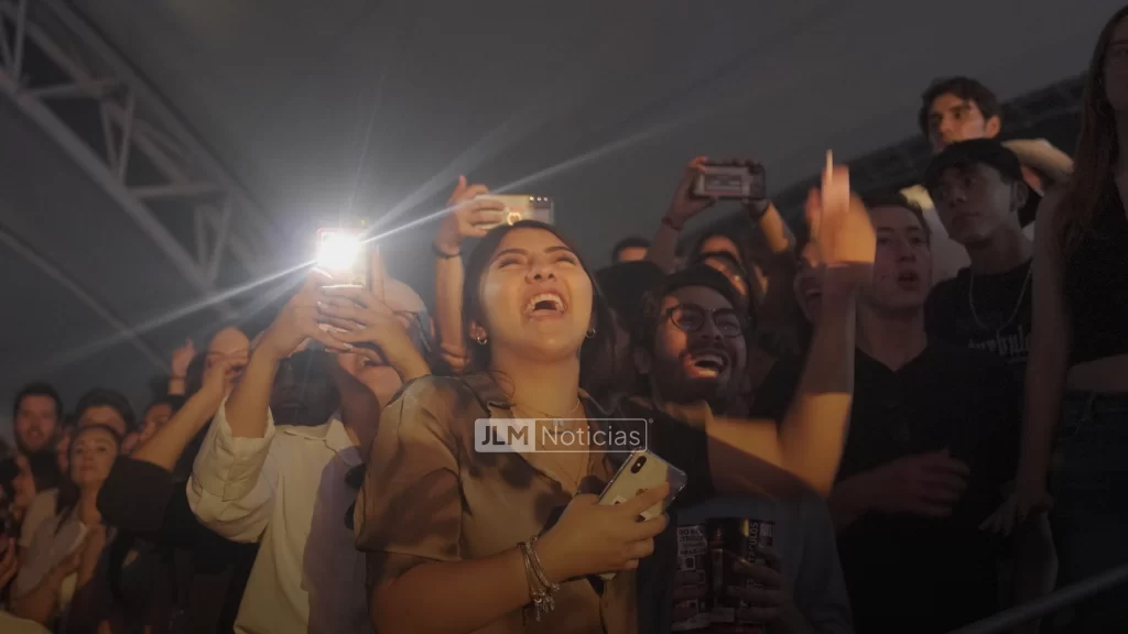 El rostro del publico lo dice todo euforia total por Pitbull