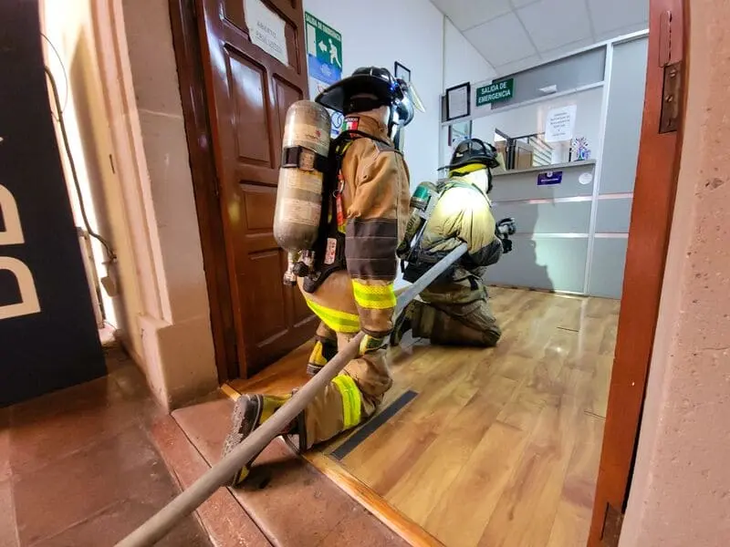 Se evacuaron de los Palacios Estatal y Municipal a 594 personas en 4 minutos con 38 segundos, en donde no se registraron supuestos lesionados