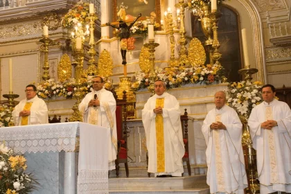 Durante la misa en honor al papa Francisco, el obispo destacó su humildad
