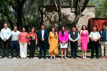 La gobernadora Tere Jiménez se reunió con los alcaldes del interior para tratar temas que beneficien a la población