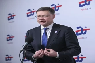 La Unión Europea responderá si no hay negociaciones para la guerra comercial