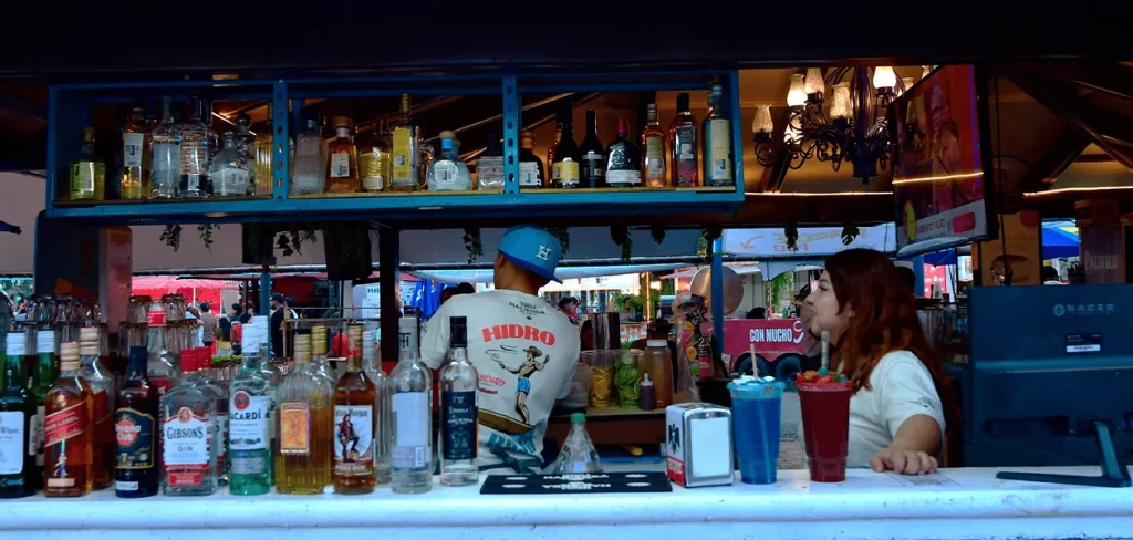 Venta de alcohol hasta los 21 anos propone legisladora