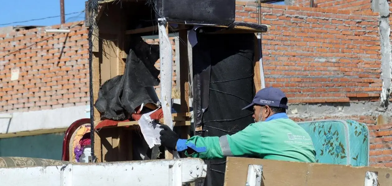 Operativo para recolectar muebles abandonados