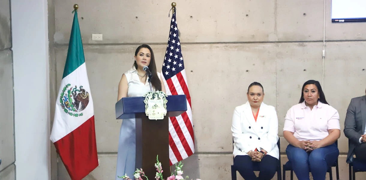 Tere Jiménez reafirma su apoyo a migrantes en foro estatal. Destaca acciones como IAPEMI, Reencontrando Corazones y oficinas en Chicago y Los Ángeles.