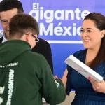 Tere Jiménez entrega infraestructura educativa en la Secundaria General No. 42 y reconoce a estudiantes de Aguascalientes ganadores de olimpiadas de matemáticas nacionales e internacionales.