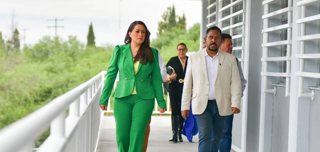 Tere Jiménez supervisa avances del nuevo Conalep en Villa Juárez, con inversión de 8.4 millones; clases inician en septiembre con carreras innovadoras.