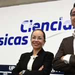 Jóvenes universitarios del Instituto de Ciencia y Tecnología