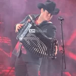 Alfredo Olivas durante su presentación en el Palenque de la Feria Nacional de San Marcos 2025. Foto: JLMNoticias / Adán De la cruz.