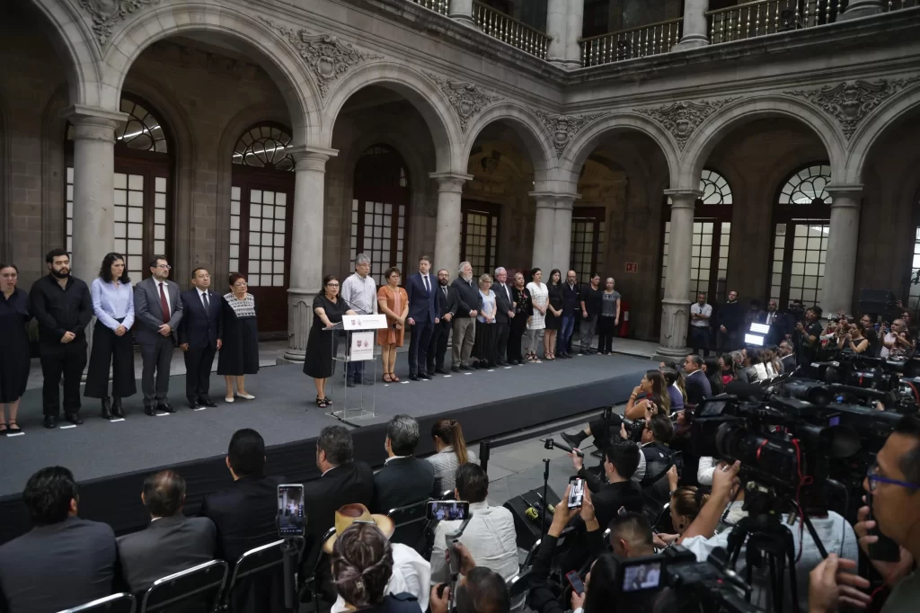 Desde al antiguo palacio de gobierno Clara Brugada dijo que continuara la lucha
