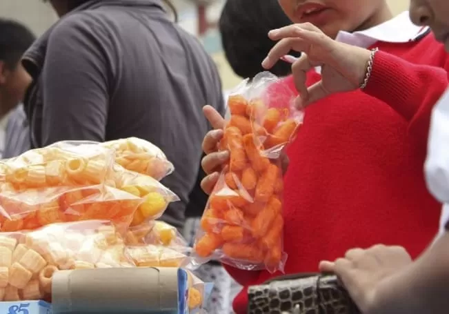 El consumo excesivo de alimentos chatarra traen graves consecuencias a la salud