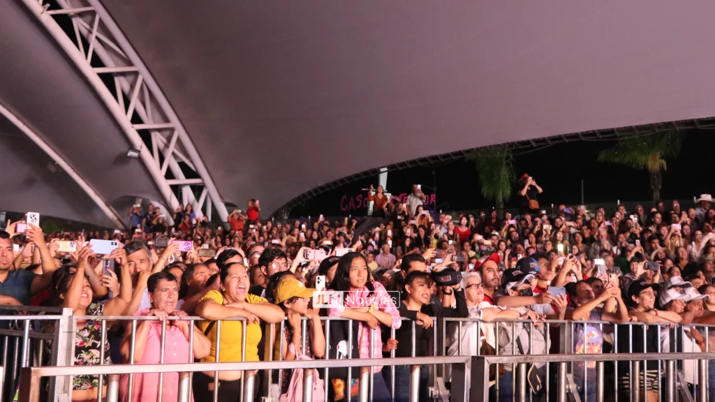 El publico canto con la Sonora Santanera