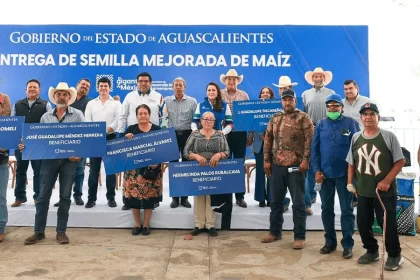 Entrega Tere Jiménez apoyos del orden de los 14 millones de pesos para el fortalecimiento agrícola de Aguascalientes