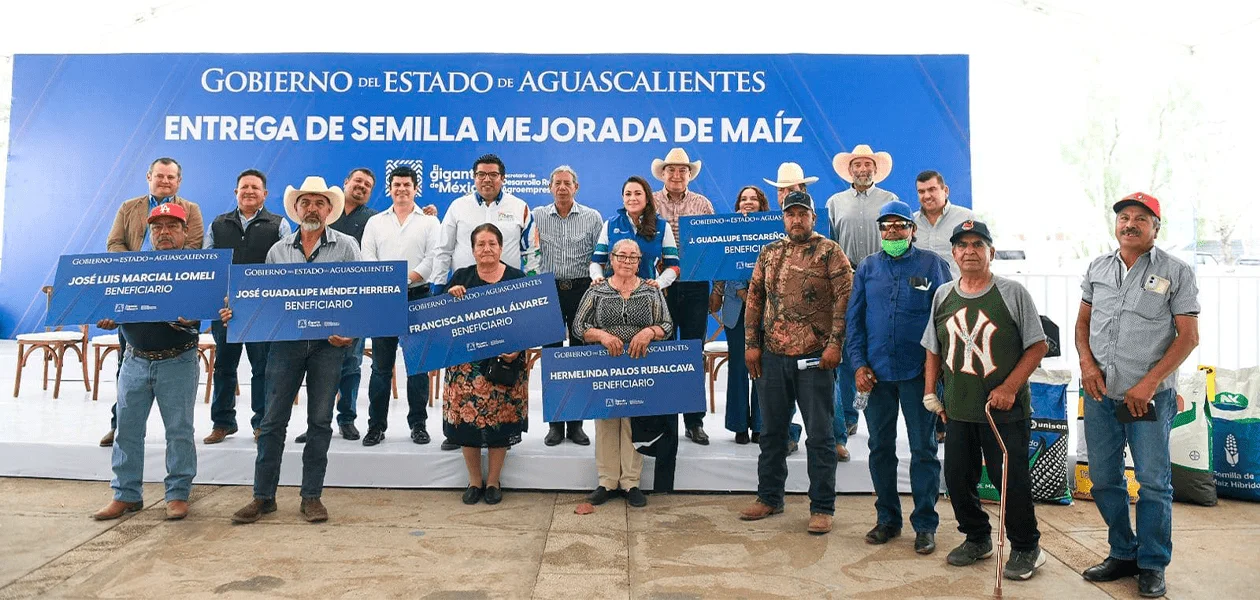 Entrega Tere Jiménez apoyos del orden de los 14 millones de pesos para el fortalecimiento agrícola de Aguascalientes