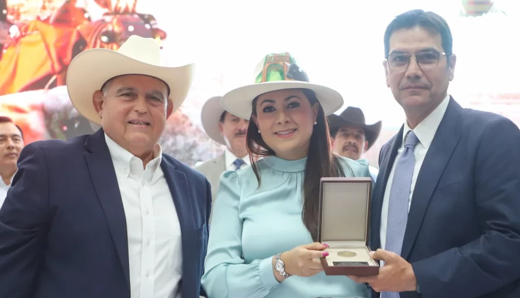 Tere Jiménez inauguró la 89.ª Convención Nacional Ganadera