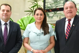 Tere Jiménez y Salomón Rosas acuerdan colaboración para impulsar inversiones, empleos y el programa “Hecho en México” en Aguascalientes.