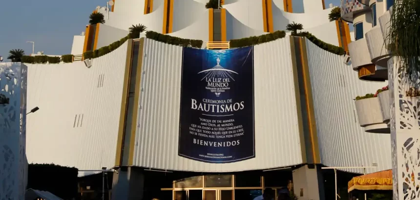 Feligreses de la iglesia La Luz del Mundo en Guadalajara, Jalisco. Candidatos vinculados con narcotráfico y sectas religiosas, sombras en elección judicial. Foto: JLMNoticias / EFE/ Francisco Guasco/ARCHIVO.