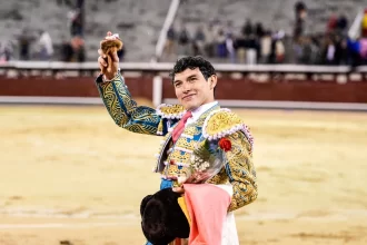Isaac Fonseca pone en alto el nombre de México en Las Ventas al cortar una oreja en San Isidro tras una gran faena a “Brigadier”, el mejor toro del encierro.