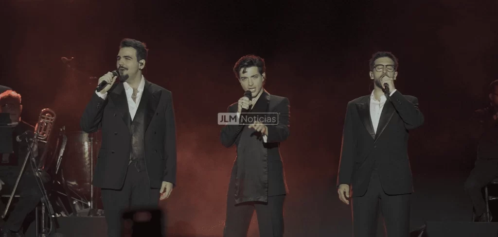 Las voces de Il Volo resonaron durante su presentación en el Foro de las Estrellas