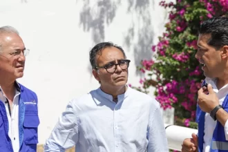 Leo Montañez supervisa de los pozos 193 y 037