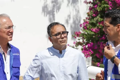 Leo Montañez supervisa de los pozos 193 y 037