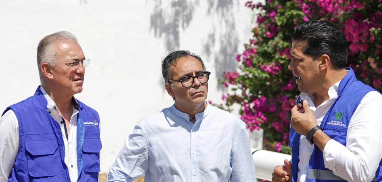 Leo Montañez supervisa de los pozos 193 y 037