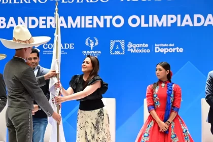 Tere Jiménez abanderó a la delegación de Aguascalientes que participará en la Olimpiada Nacional Conade 2025, conformada por 755 integrantes y activa en 43 disciplinas deportivas en cinco estados sede.