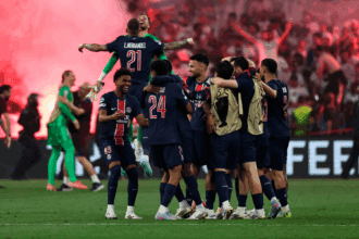 Los jugadores del PSG celebran la victoria en la final de la UEFA Champions League entre Paris Saint-Germain y el Inter de Milán en Múnich, Alemania. Foto de JLMNoticias / EFE / EPA / FILIP SINGER.