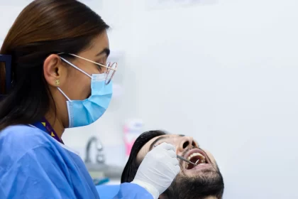 Consulta cómo el Seguro Popular Aguascalientes ofrece medicamentos, consultas, estudios y ultrasonidos gratuitos en diversas clínicas del estado.