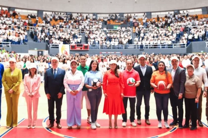 La mandataria estatal Tere Jiménez encabezó el inicio de los festejos por el día del maestro