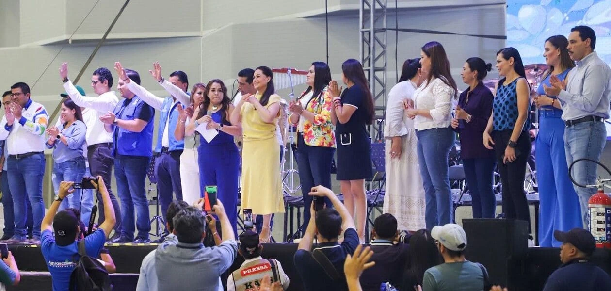 Tere Jiménez festeja a más de 7 mil madres en Aguascalientes y destaca su papel en la familia, el desarrollo social y los programas de apoyo estatal.
