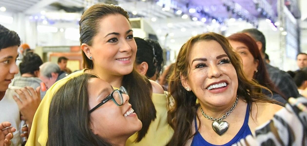 Tere Jiménez reconoce a más de 7 mil madres en Aguascalientes e impulsa apoyos como becas, estancias infantiles y programas para emprendedoras.
