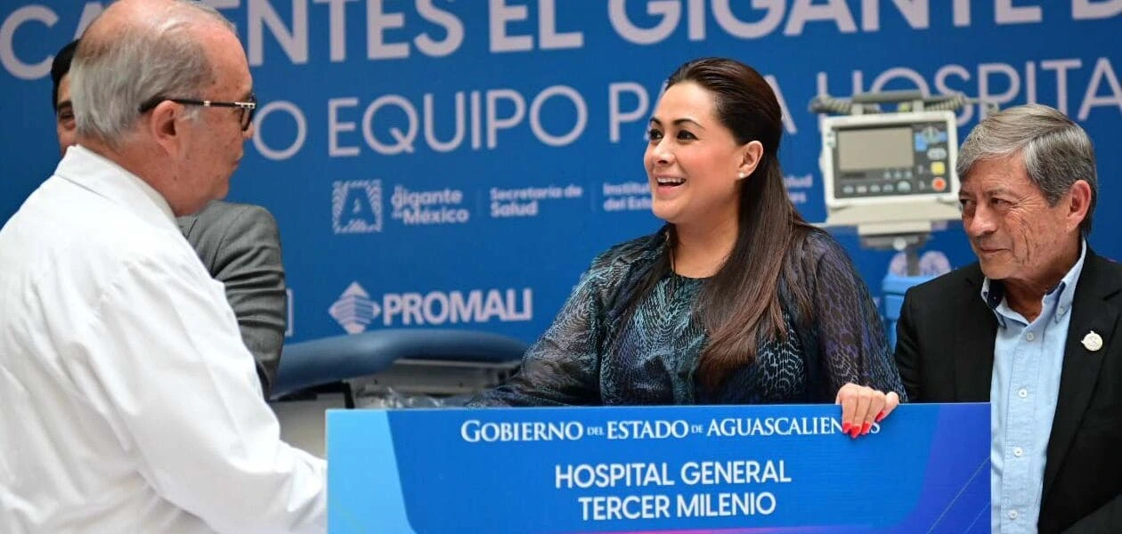 Tere Jiménez entrega equipamiento médico de última generación a hospitales de Aguascalientes, mejorando calidad y capacidad de atención en salud.