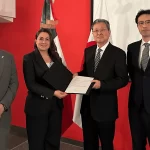 Directivos de la empresa japonesa Tokai Kogyo, con la gobernadora Tere Jiménez y el secretario de Desarrollo Económico, Ciencia y Tecnología, Esaú Garza de Vega