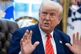 El presidente estadounidense Donald Trump dijo que la manera más viable de ahorrar millones es retirar subsidios que tiene con las empresas del magnate Elon Musk