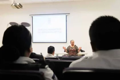 Oficiales de la Policía Municipal de Aguascalientes recibieron capacitación en derechos humanos y diversidad para promover un trato digno e inclusivo hacia la comunidad LGBTTTIQ+.