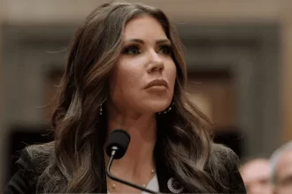 "a la comunidad mexicana a actuar de manera pacífica"