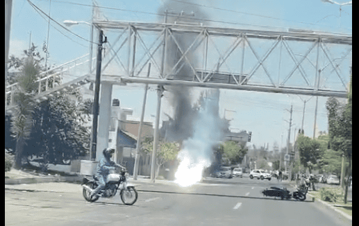 La circulacion en ambos sentidos de Heroe de Nacozari quedo cerrada desde Convencion a Paseo de la Cruz