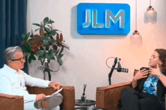 La especialista del ISSEA Jared Barba, durante su participación en el Podcast del periodista José Luis Morales, donde abordó el tema de la prevención de enfermedades