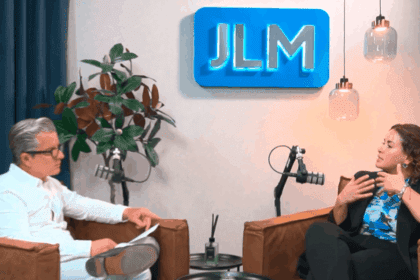 La especialista del ISSEA Jared Barba, durante su participación en el Podcast del periodista José Luis Morales, donde abordó el tema de la prevención de enfermedades