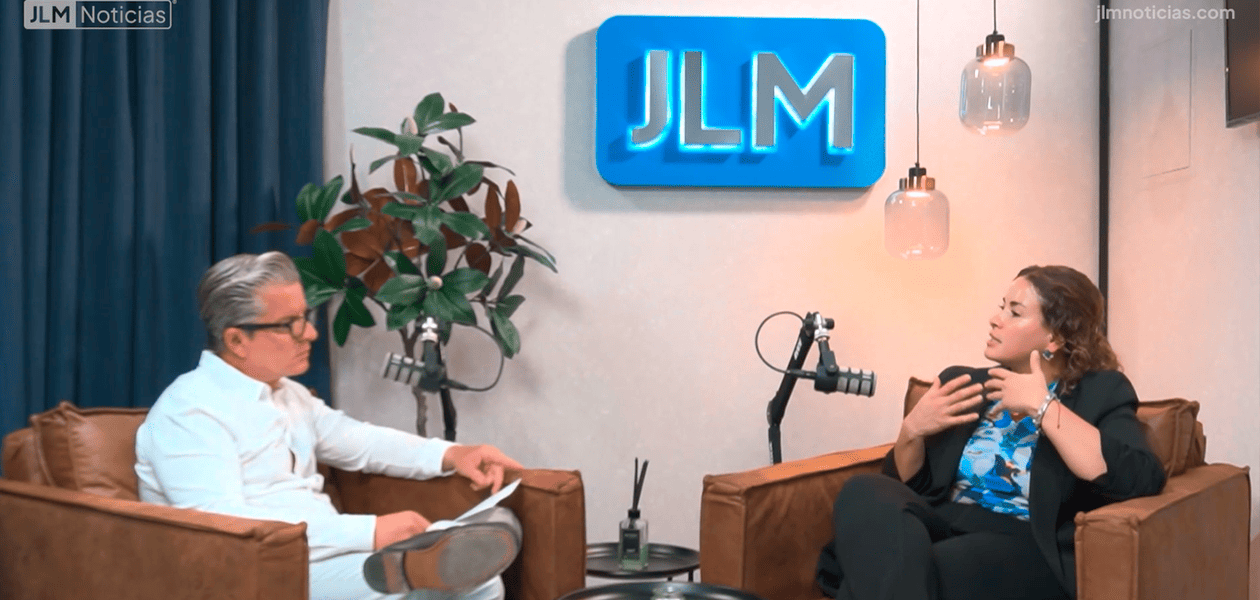 La especialista del ISSEA Jared Barba, durante su participación en el Podcast del periodista José Luis Morales, donde abordó el tema de la prevención de enfermedades