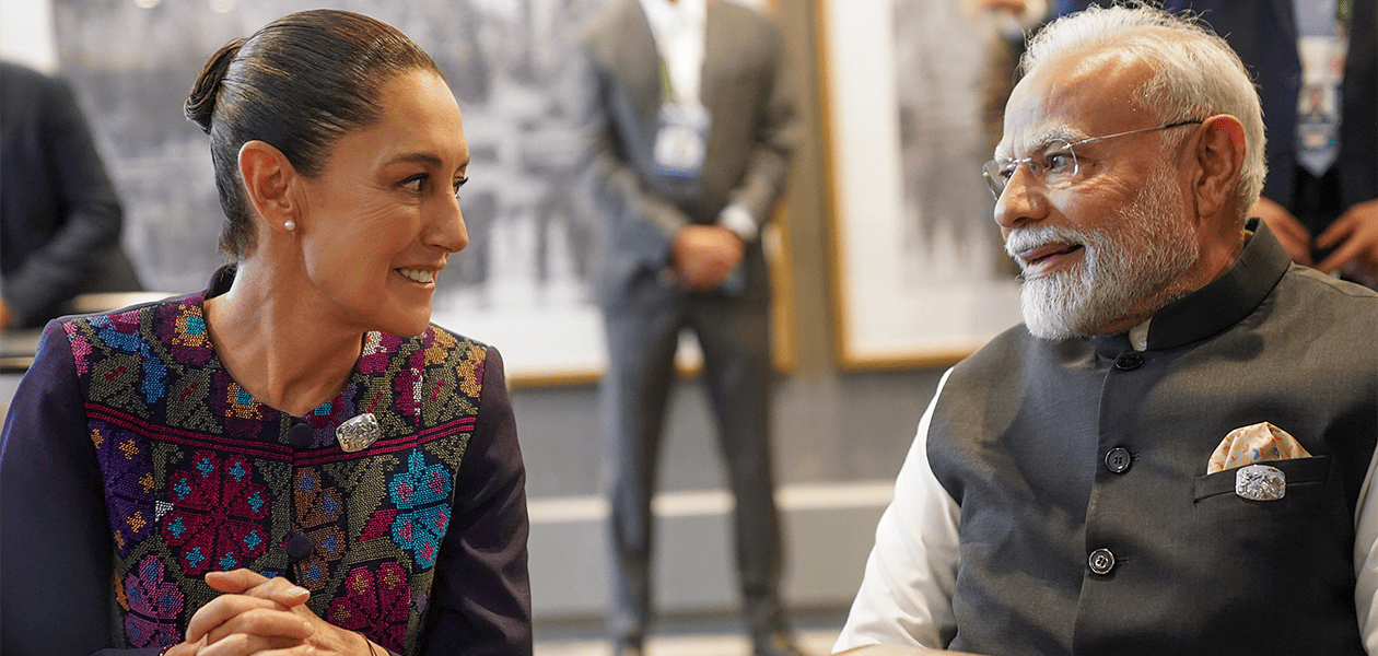La presidenta de México, Claudia Sheinbaum durante su reunión con el primer ministro de India, Narendra Modi en el marco de la cumbre del G7