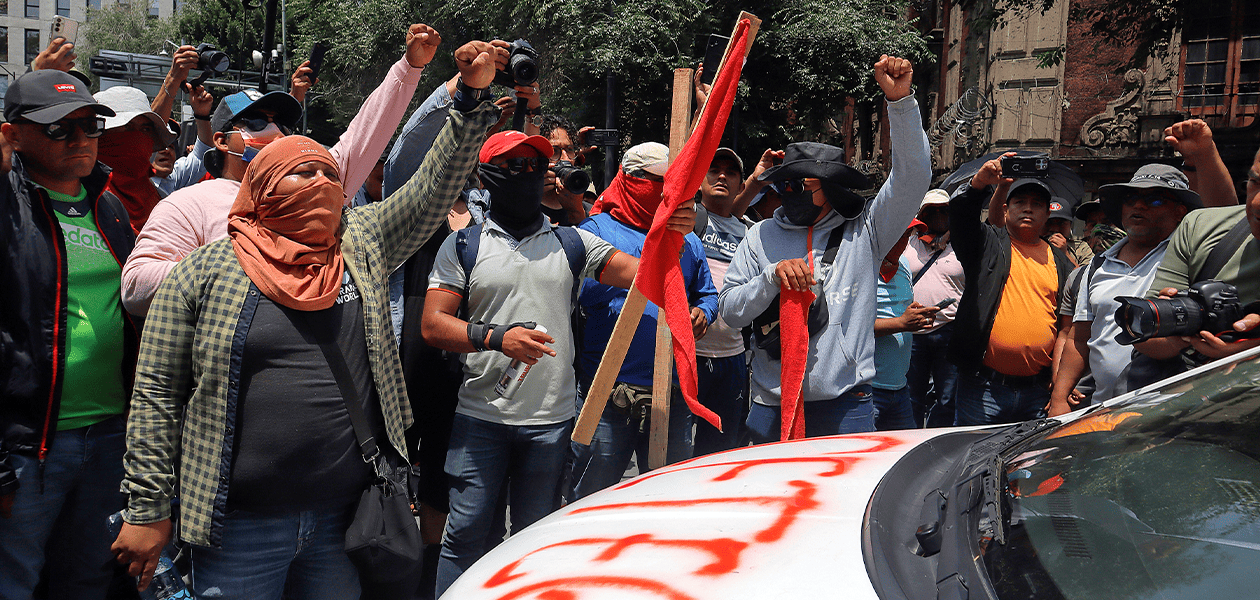 Maestros se manifestaron a las afueras de las inmediaciones de la Secretaría de Gobernación, provocando una serie de disturbios