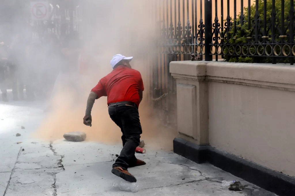 Se trato del primer enfrentamiento violento del magisterio contra policias en 21 dias de paro nacional
